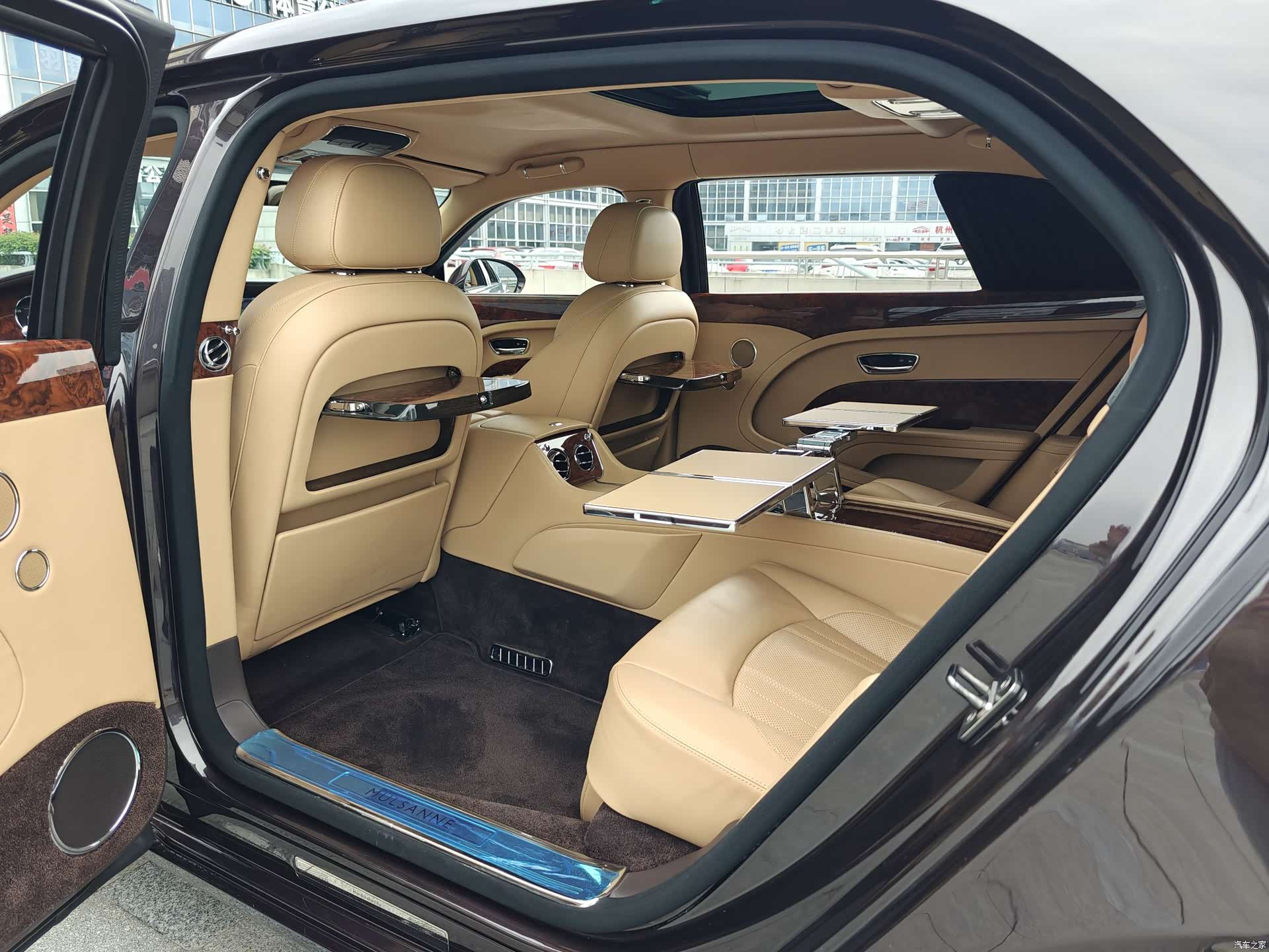 Bentley Mulsanne, 2019 19