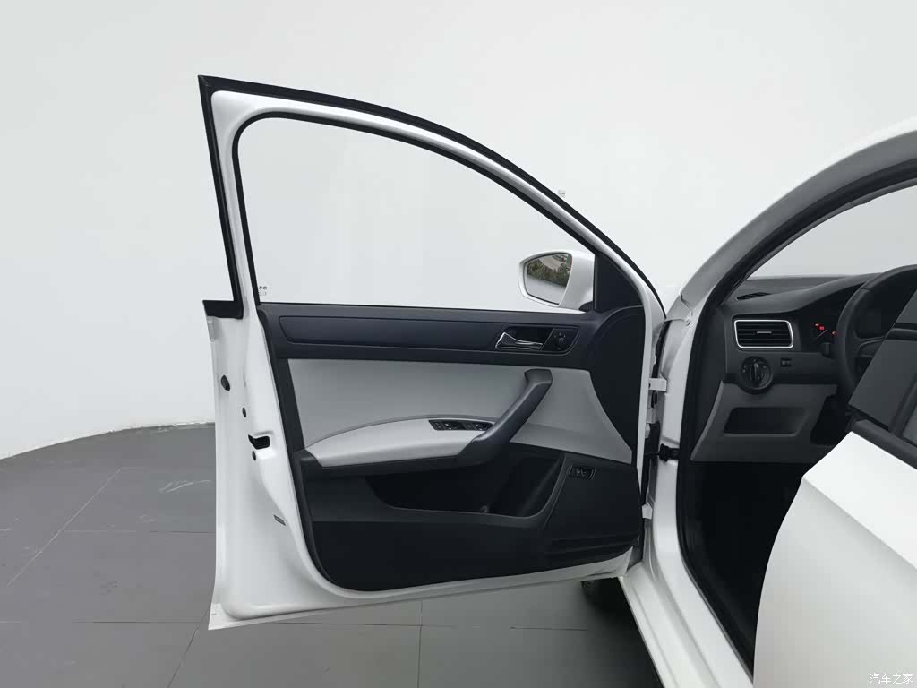 Skoda Rapid, 2016 8