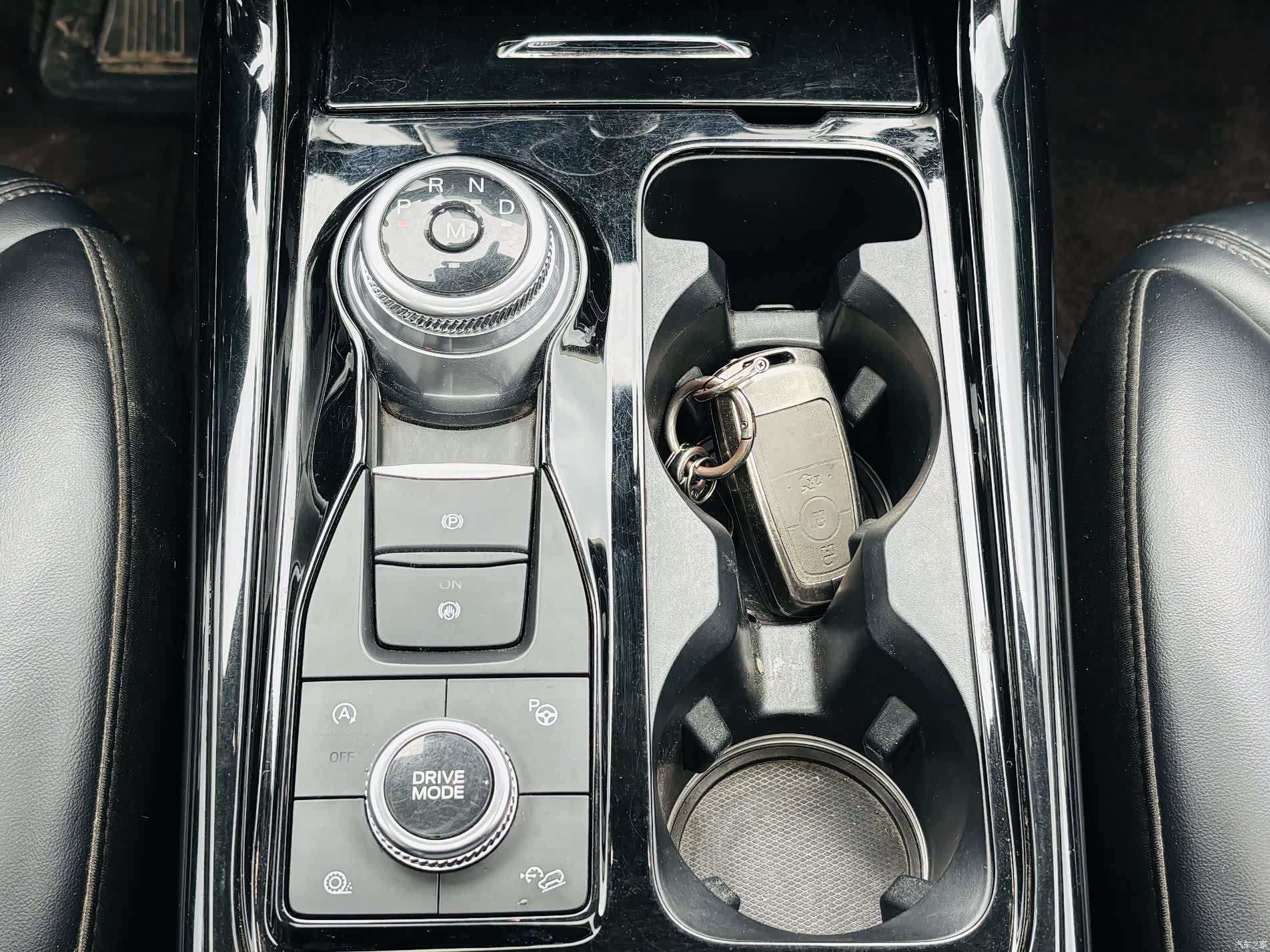 Ford Explorer, 2021 11