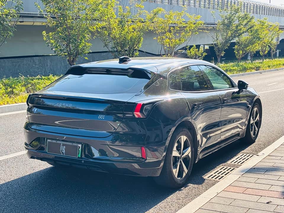 Zeekr 001