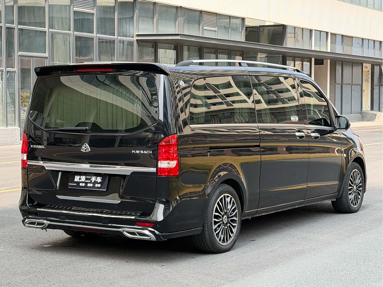 Mercedes-Benz 7, 2021 10
