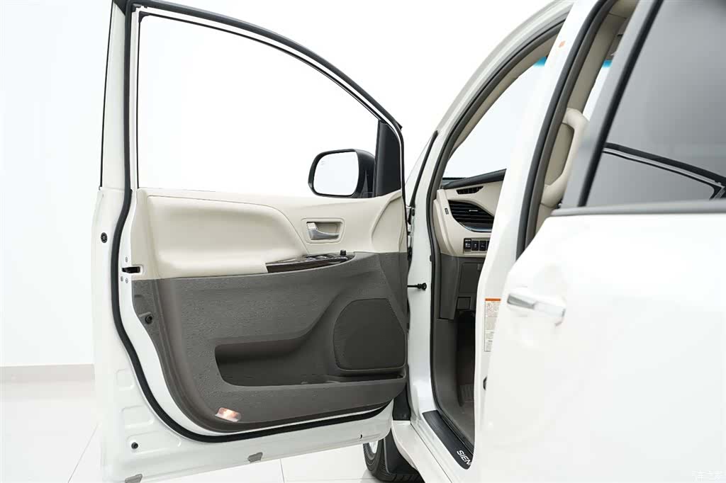 Toyota Sienna, 2016 10