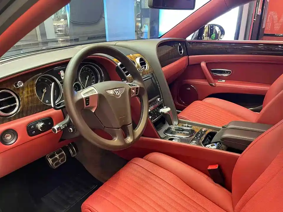 Bentley Flying