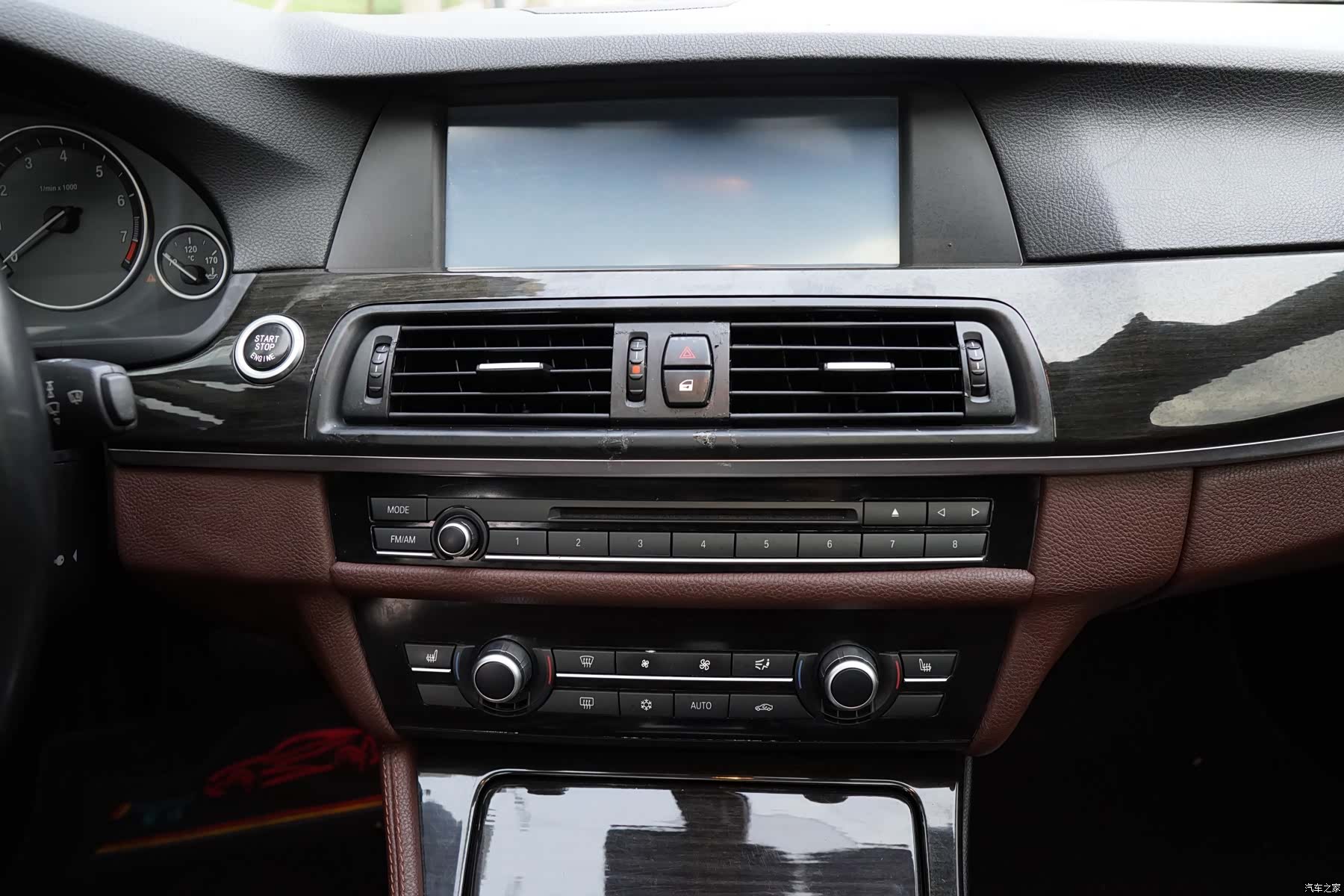 BMW 5 Series, 2011 9