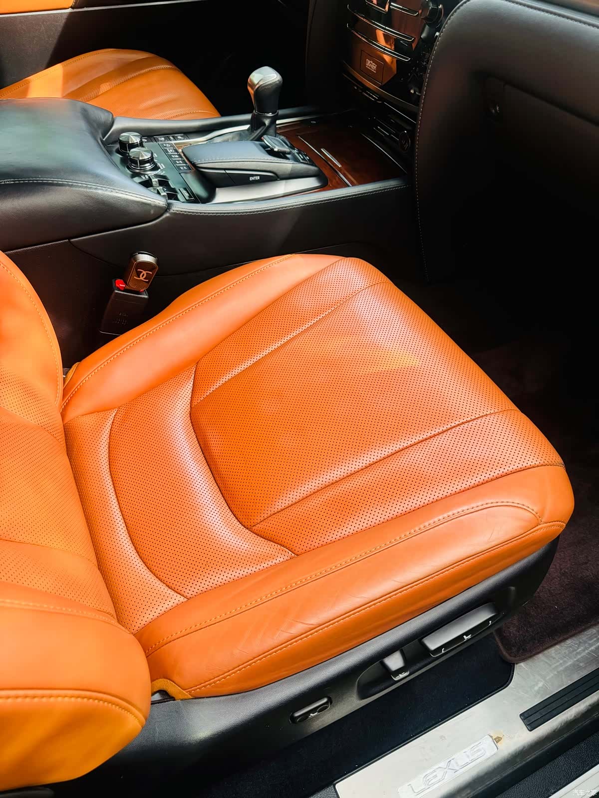 Lexus LX, 2016 16