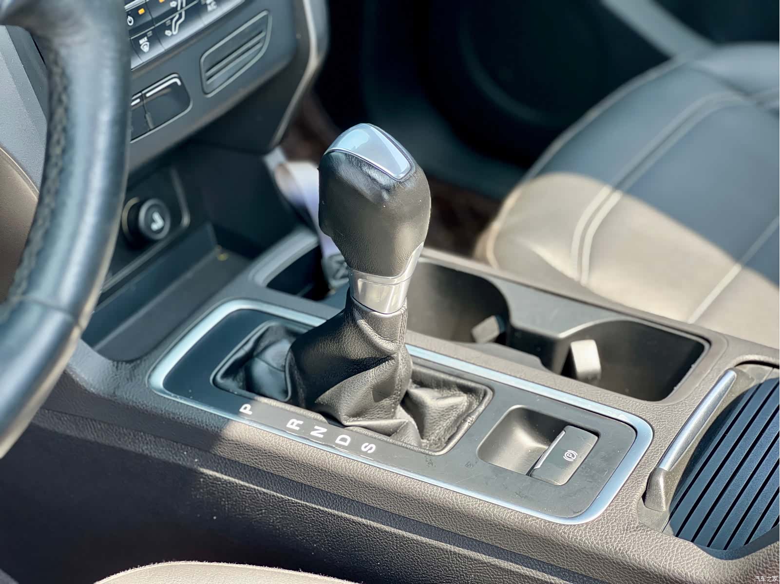 Ford Kuga, 2018 8