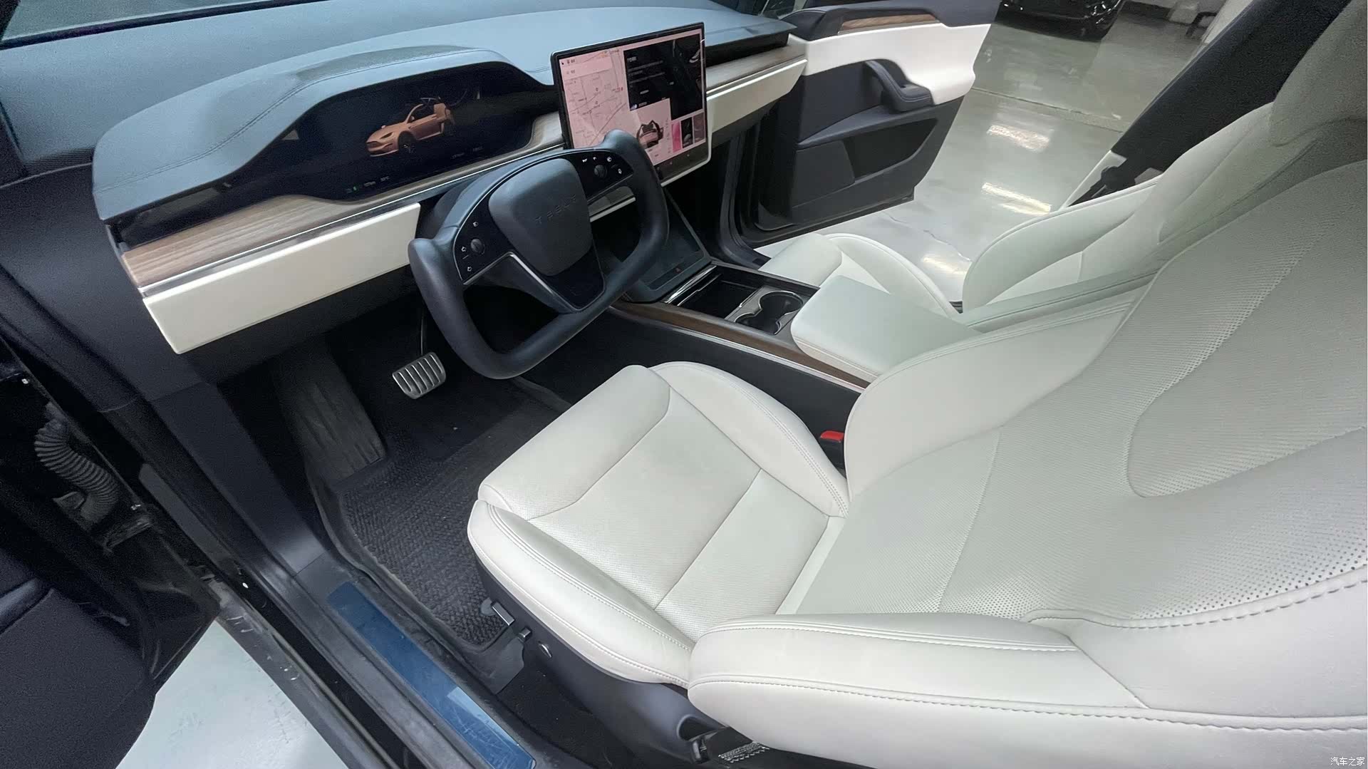 Tesla Model X, 2023 4