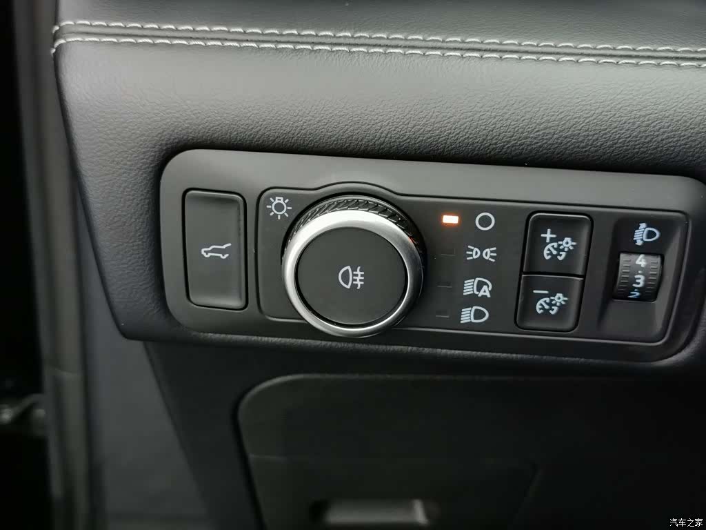 Ford Explorer, 2022 21
