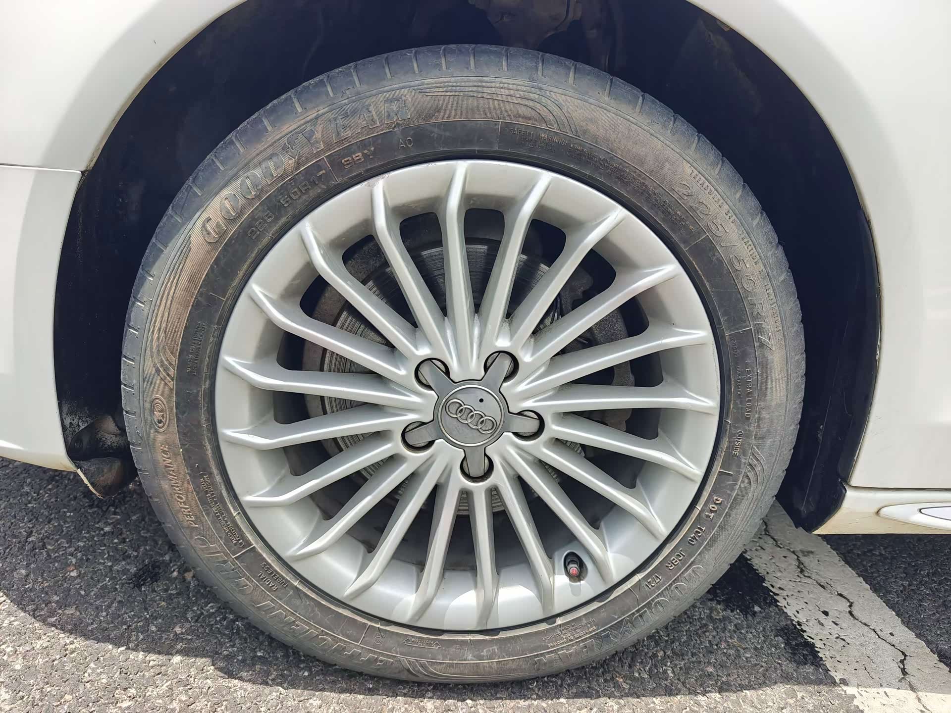 Audi A4L, 2016 6