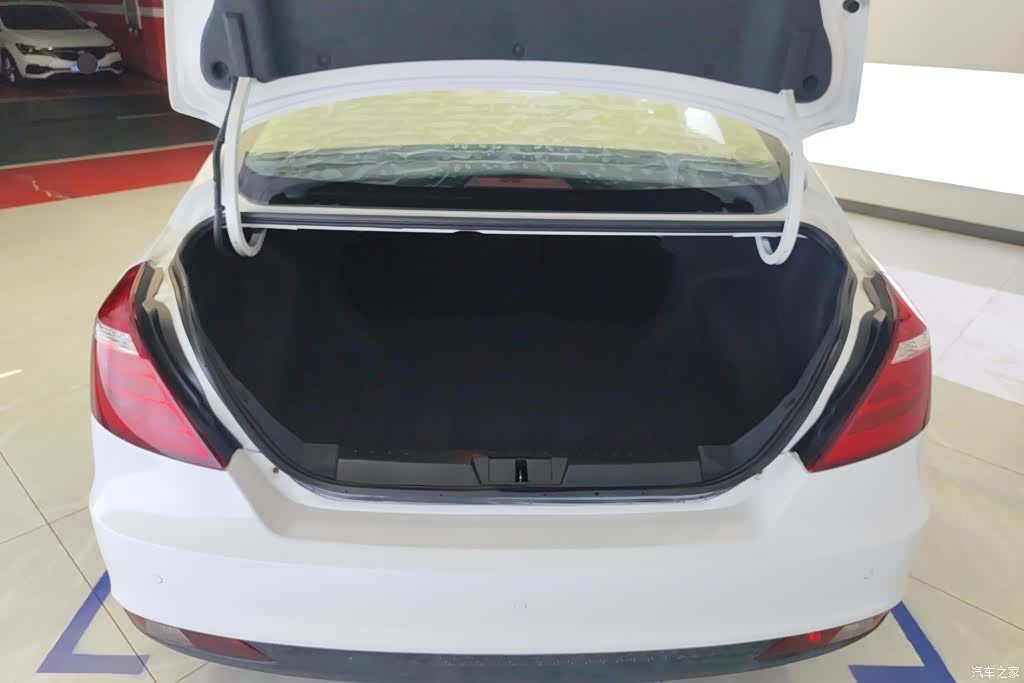 Geely Emgrand, 2016 4