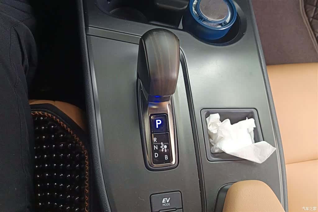 Lexus UX, 2024 16