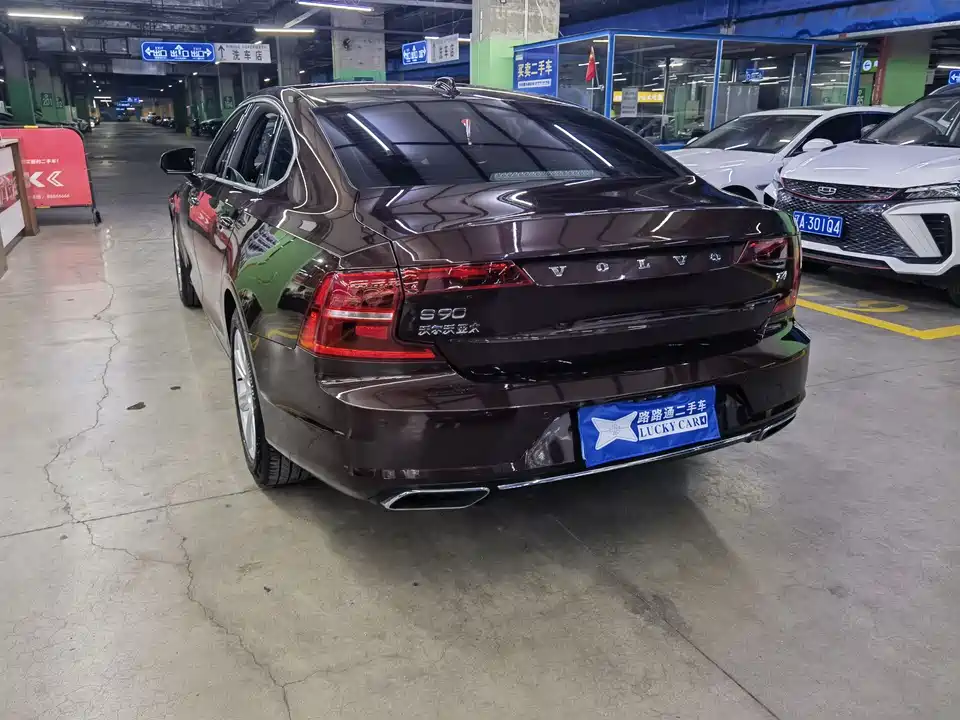 Volvo S90