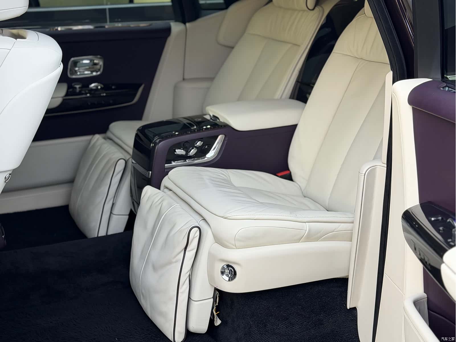 Rolls-Royce Phantom, 2019 13