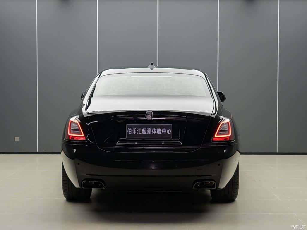Rolls-Royce Ghost, 2022 8