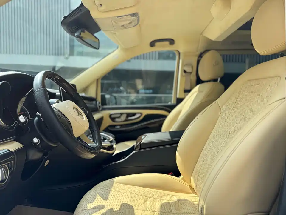 Mercedes-Benz V-class