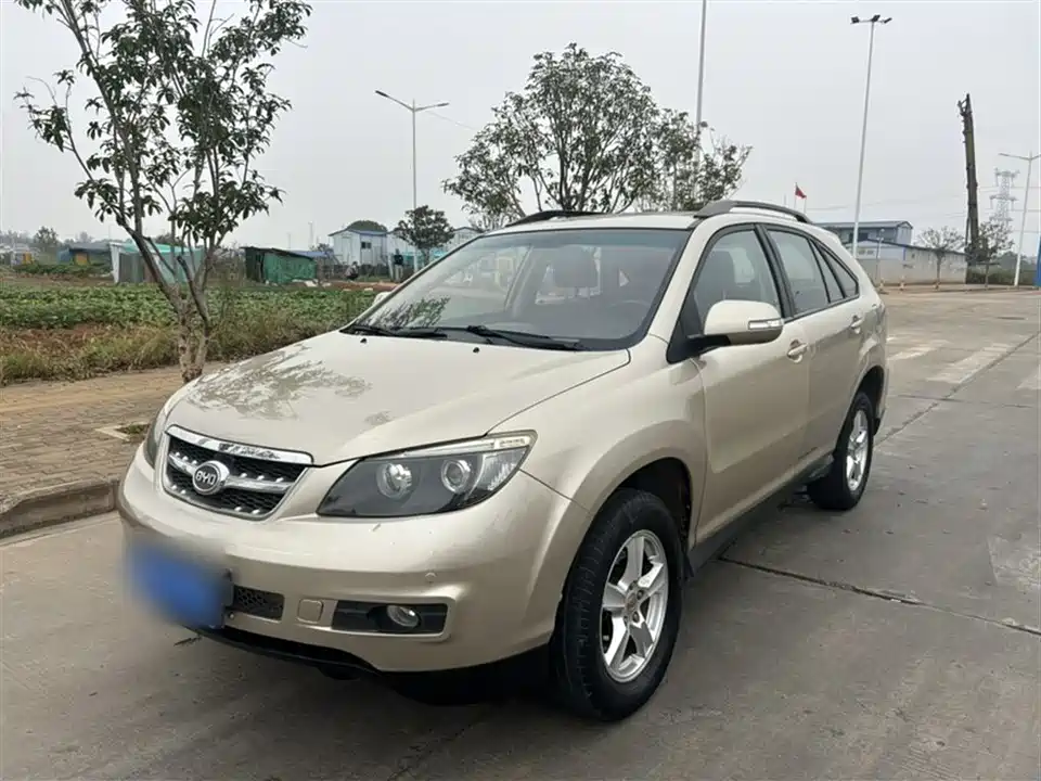 BYD S6