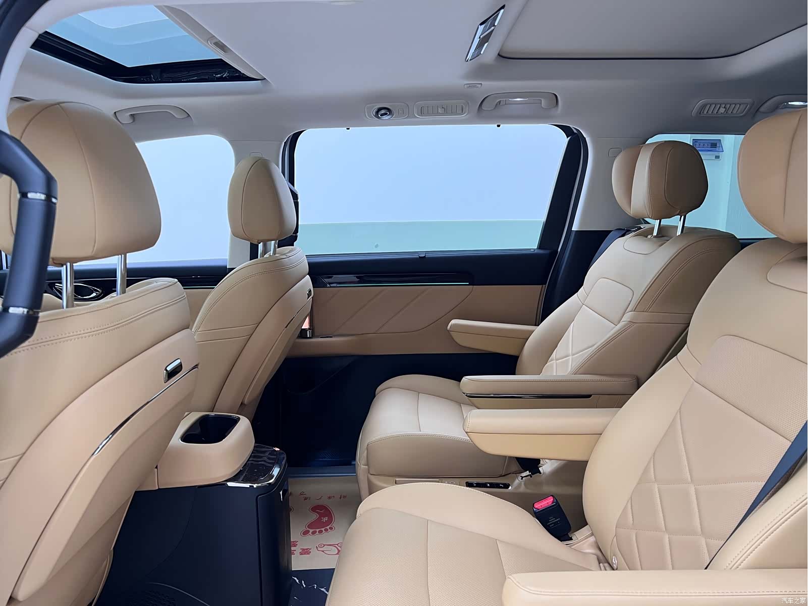Trumpchi E8, 2024 16