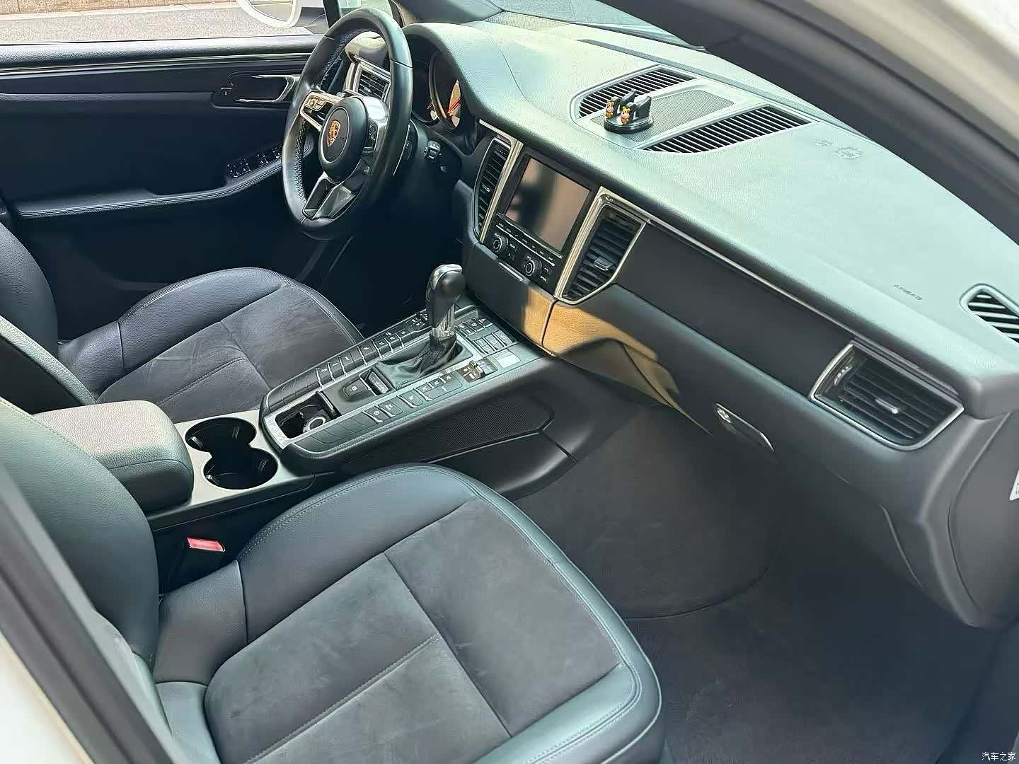 Porsche Macan, 2017 все фото
