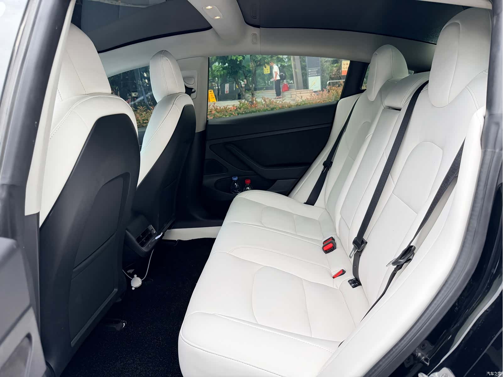 Tesla Model 3, 2020 13