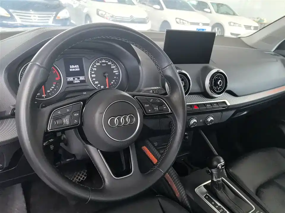 Audi Q2L