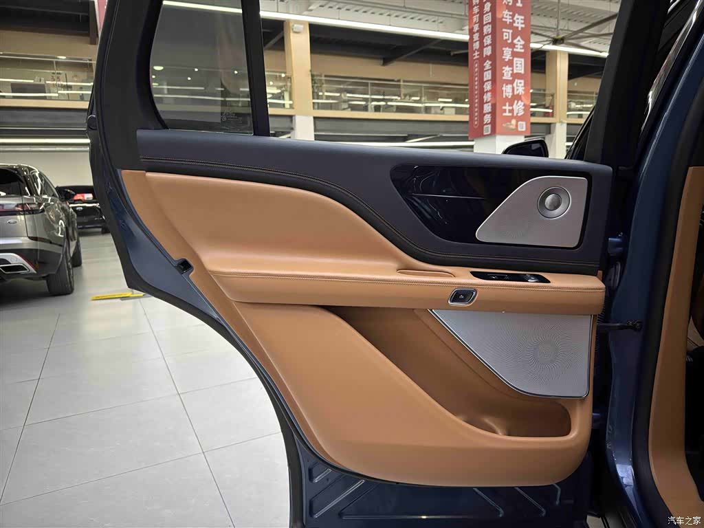 Lincoln Aviator, 2020 13