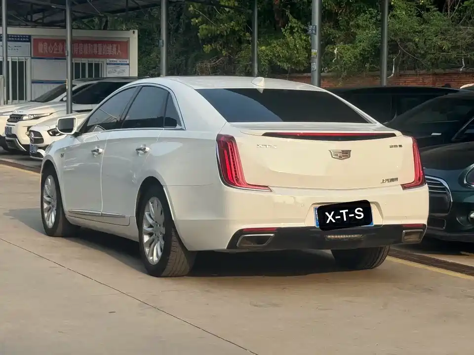 Cadillac XTS