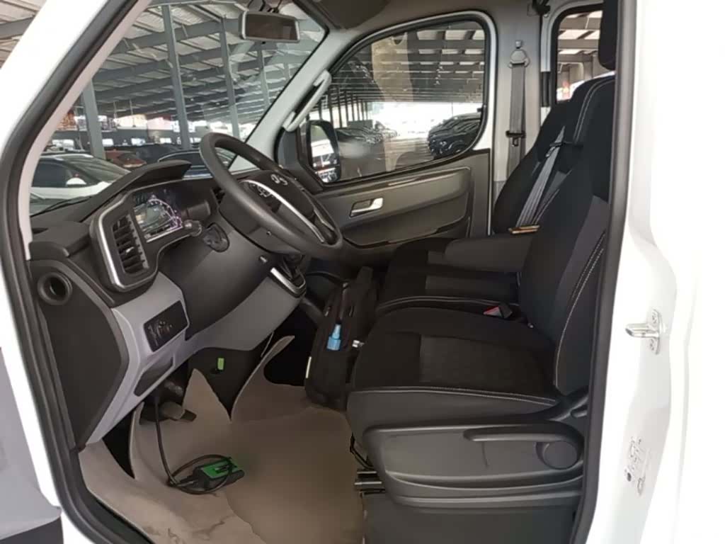 Maxus V80, 2025 11