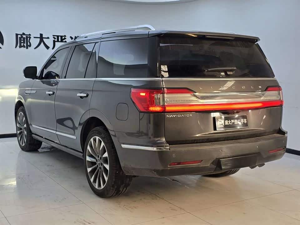 Lincoln Navigator