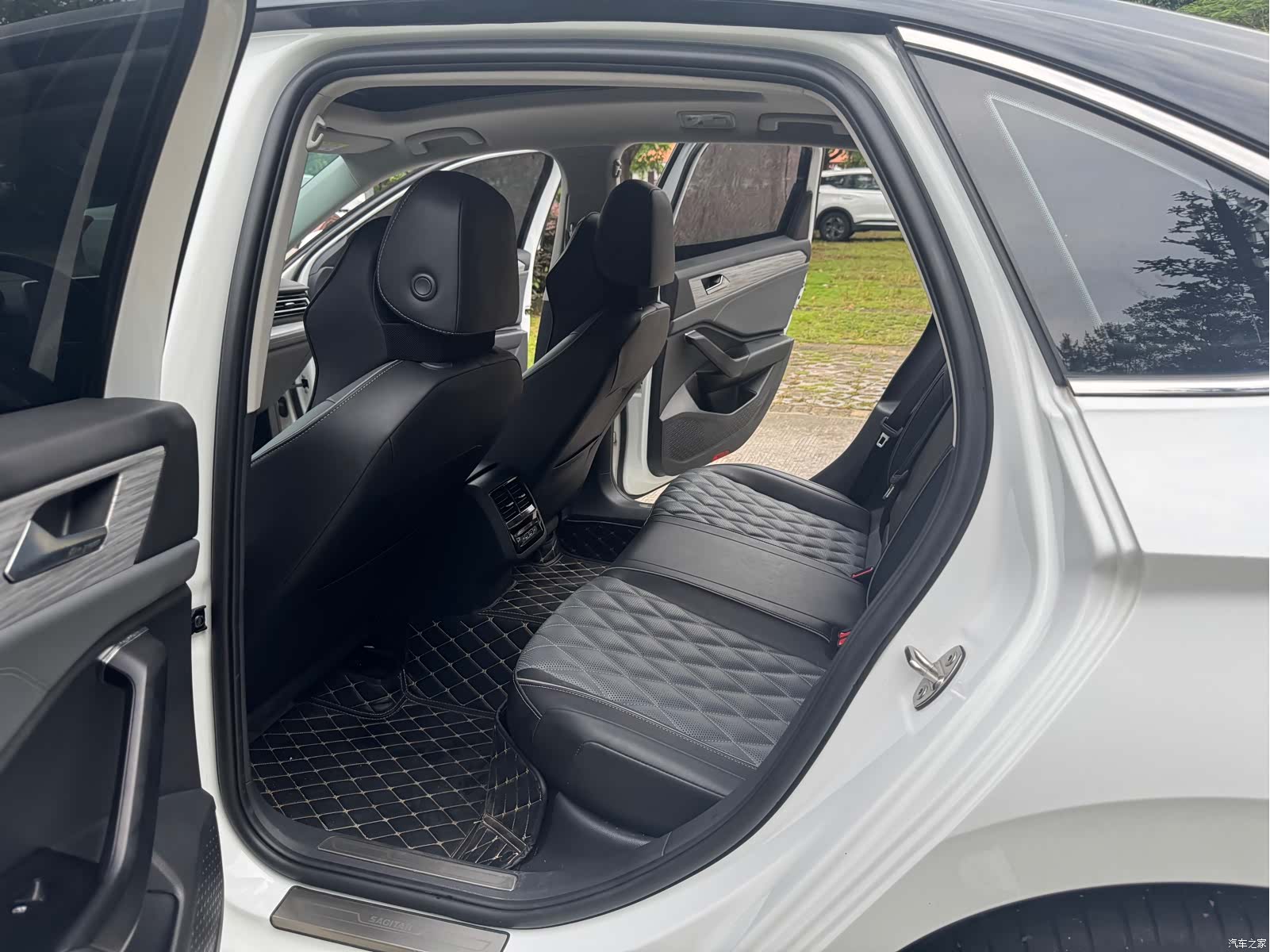 Volkswagen Sagitar, 2024 6