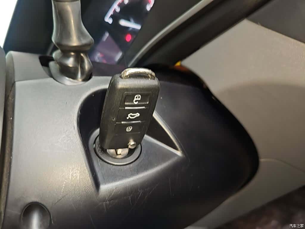 Maxus V80, 2025 9
