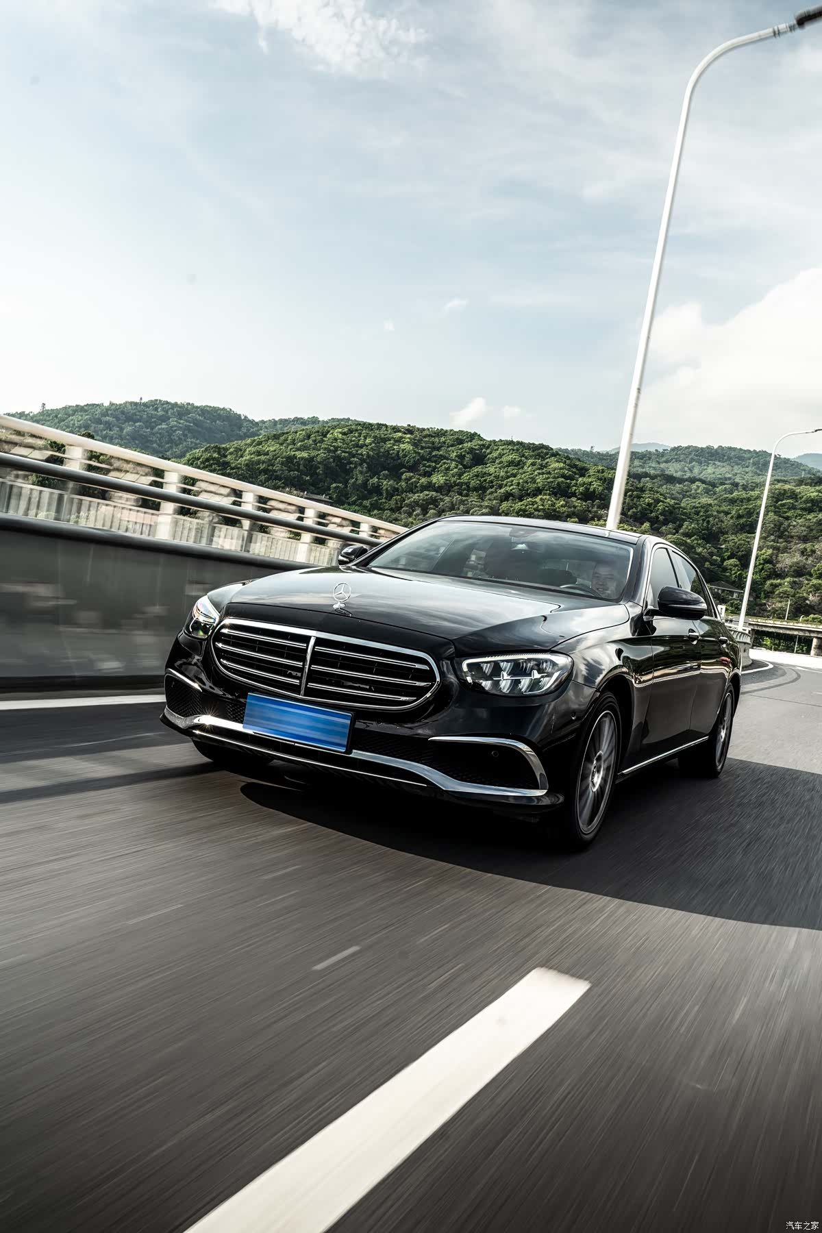 Mercedes-Benz E-Class, 2022 10