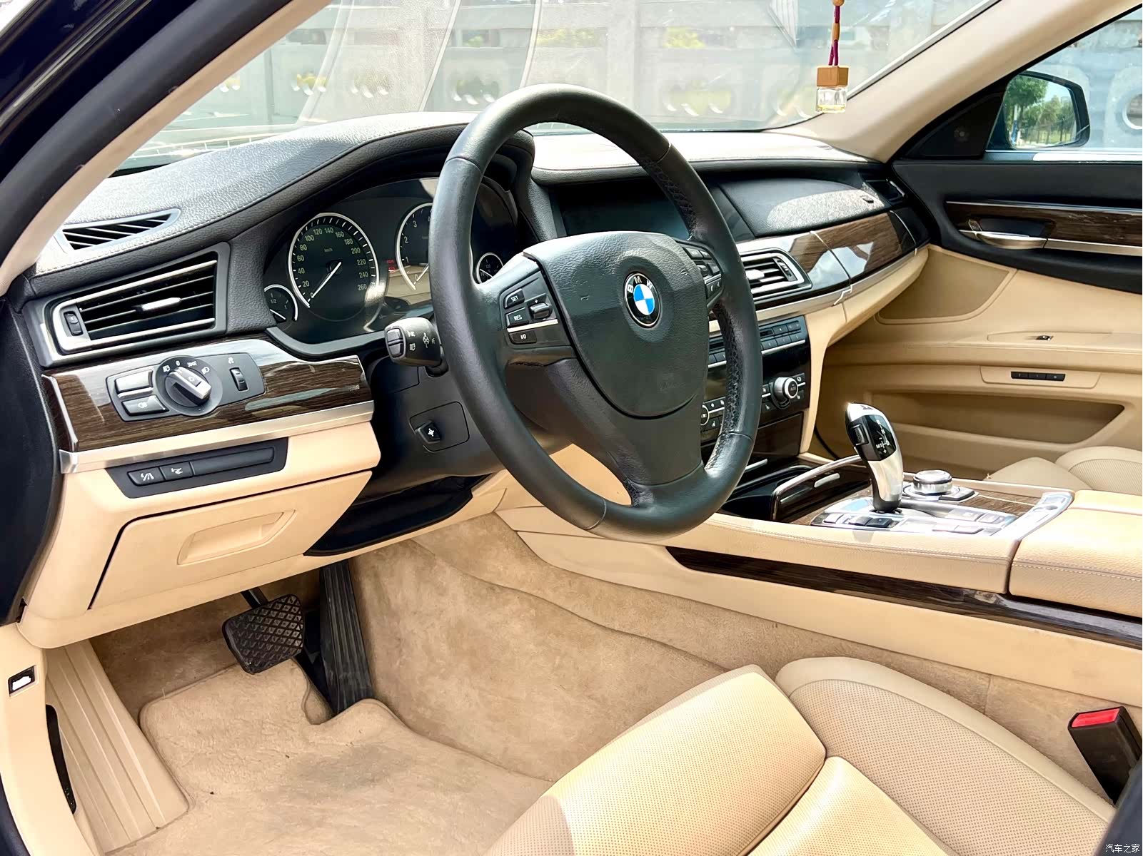 BMW 7 Series, 2013 4
