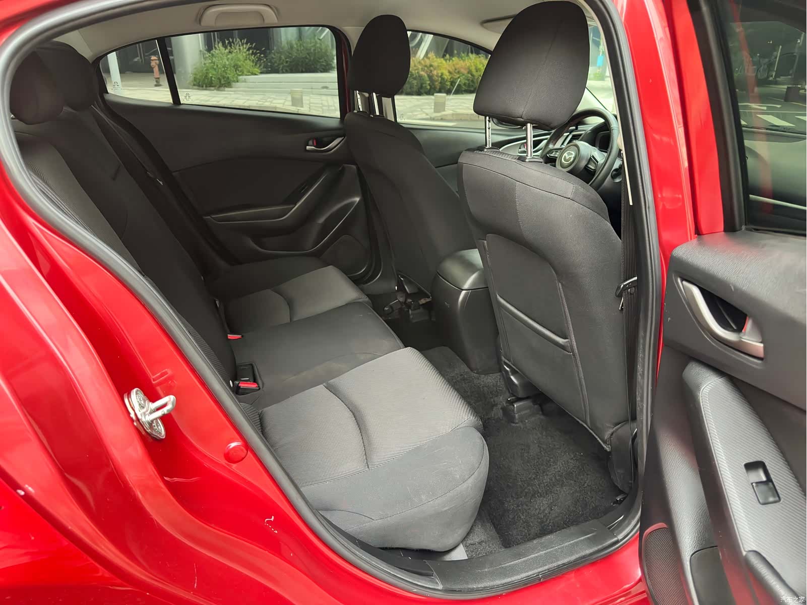 Mazda Mazda3, 2017 12