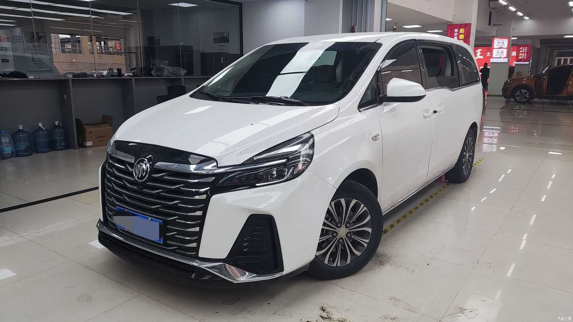 Buick GL8, 2023 1