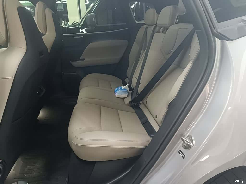 Volvo XC70, 2025 17