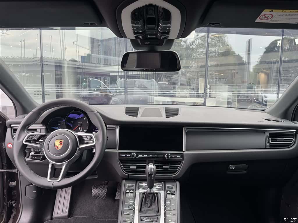 Porsche Macan, 2020 все фото