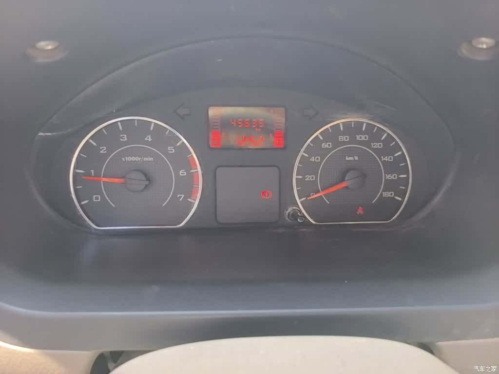 Wuling V, 2018 12