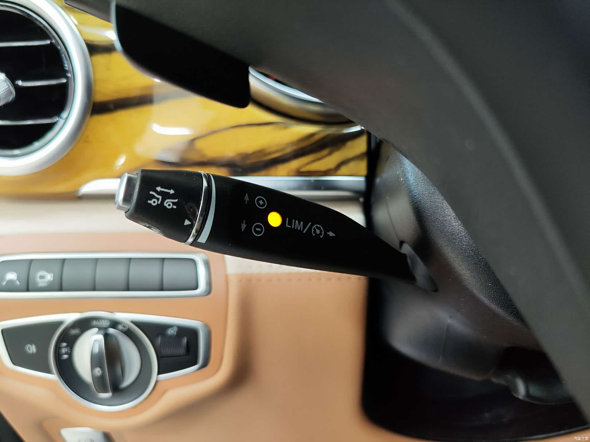 Mercedes-Benz V-Class, 2020 16