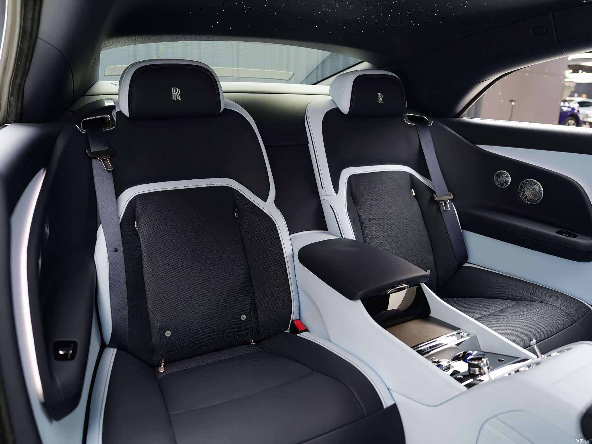 Rolls-Royce Spectre, 2026 28