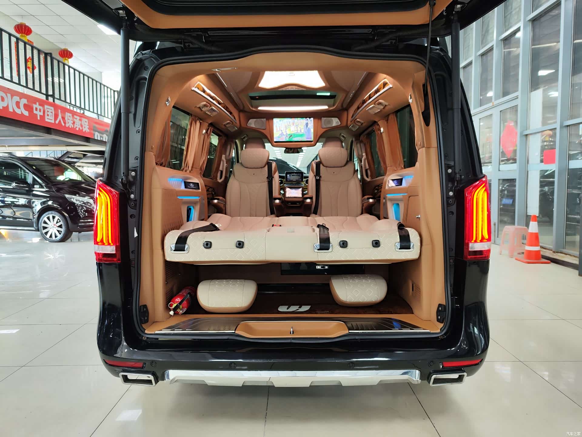Mercedes-Benz V-Class, 2020 10