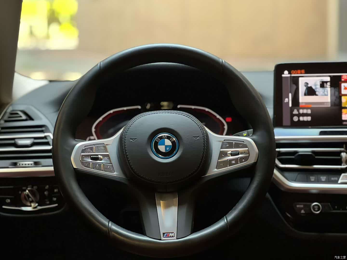BMW iX3, 2024 все фото