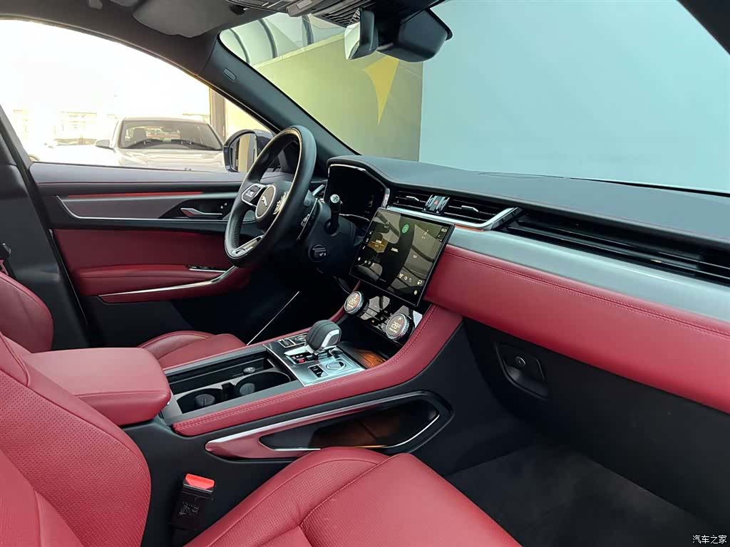 Jaguar F-PACE, 2023 34