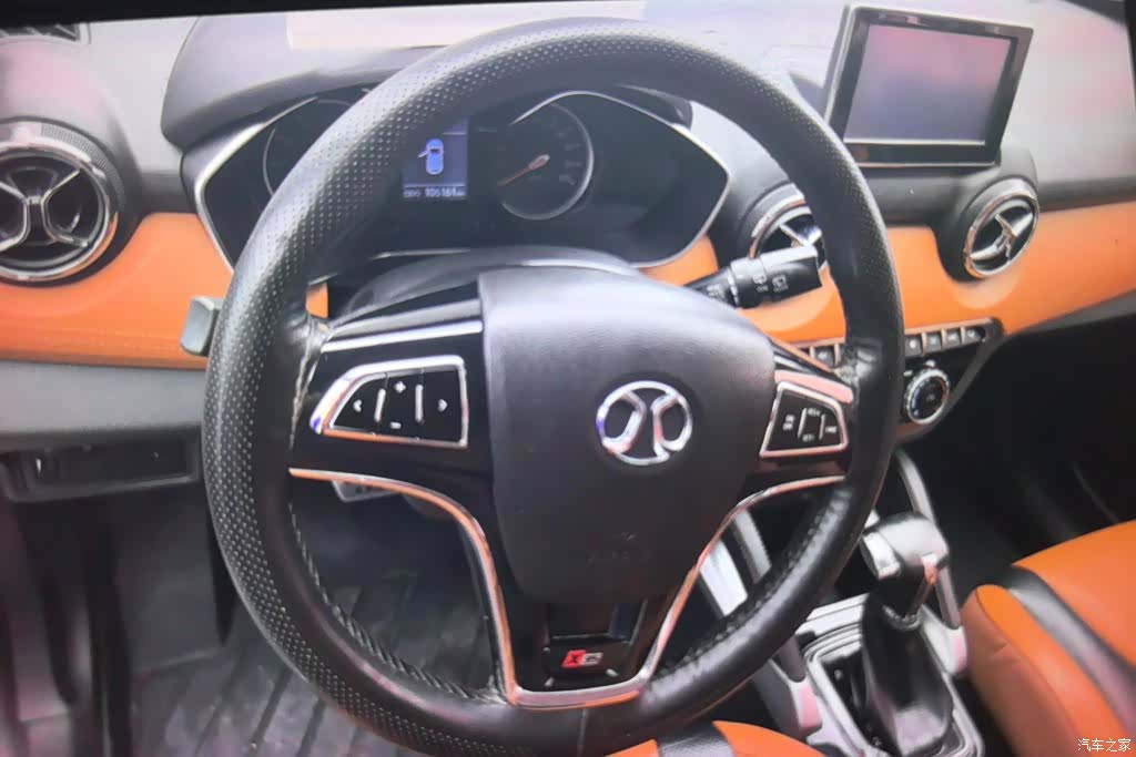 BAIC X35, 2017 15