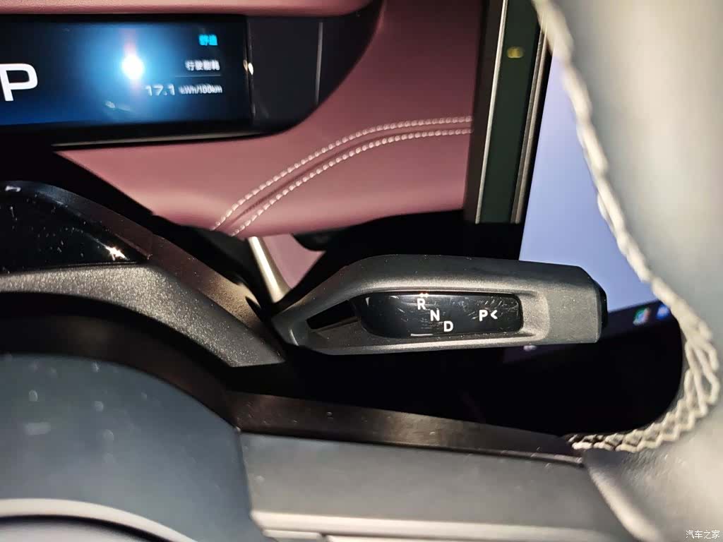 Xiaomi SU7, 2025 10