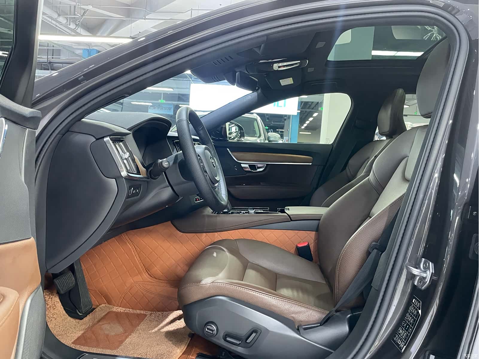 Volvo S90, 2021 4