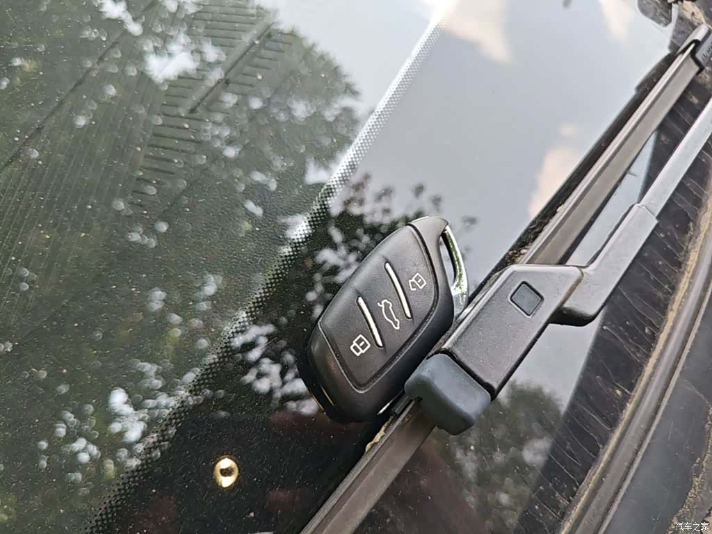 Roewe i5, 2021 9