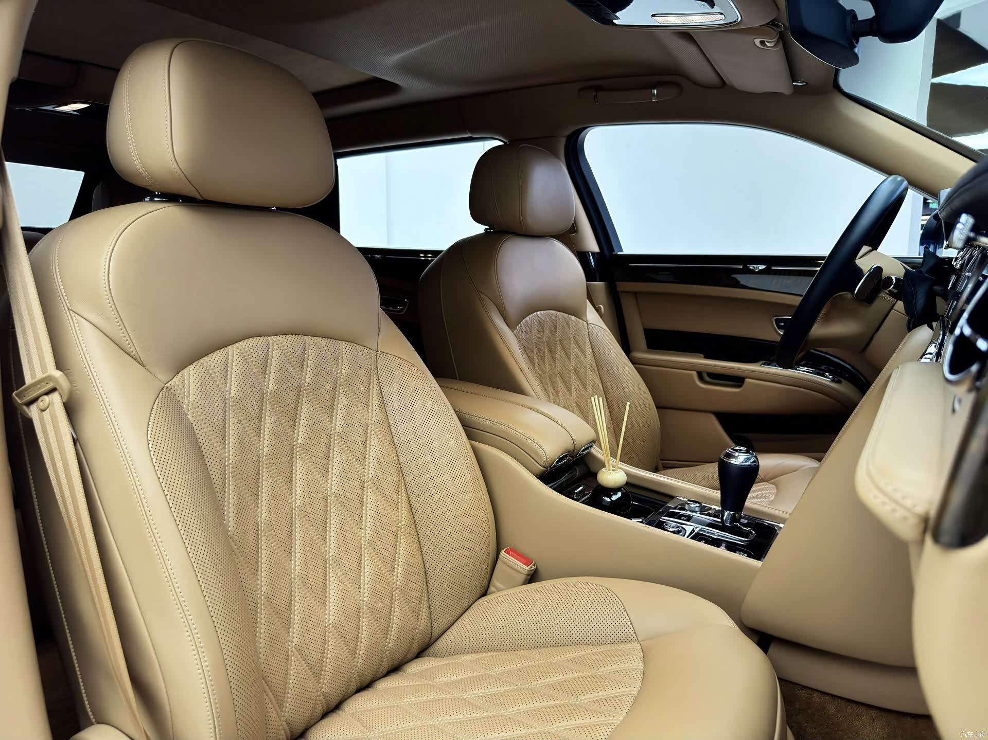Bentley Mulsanne, 2017 15