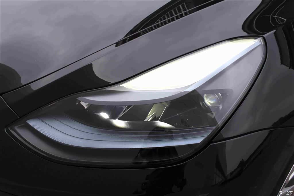 Tesla Model Y, 2023 13