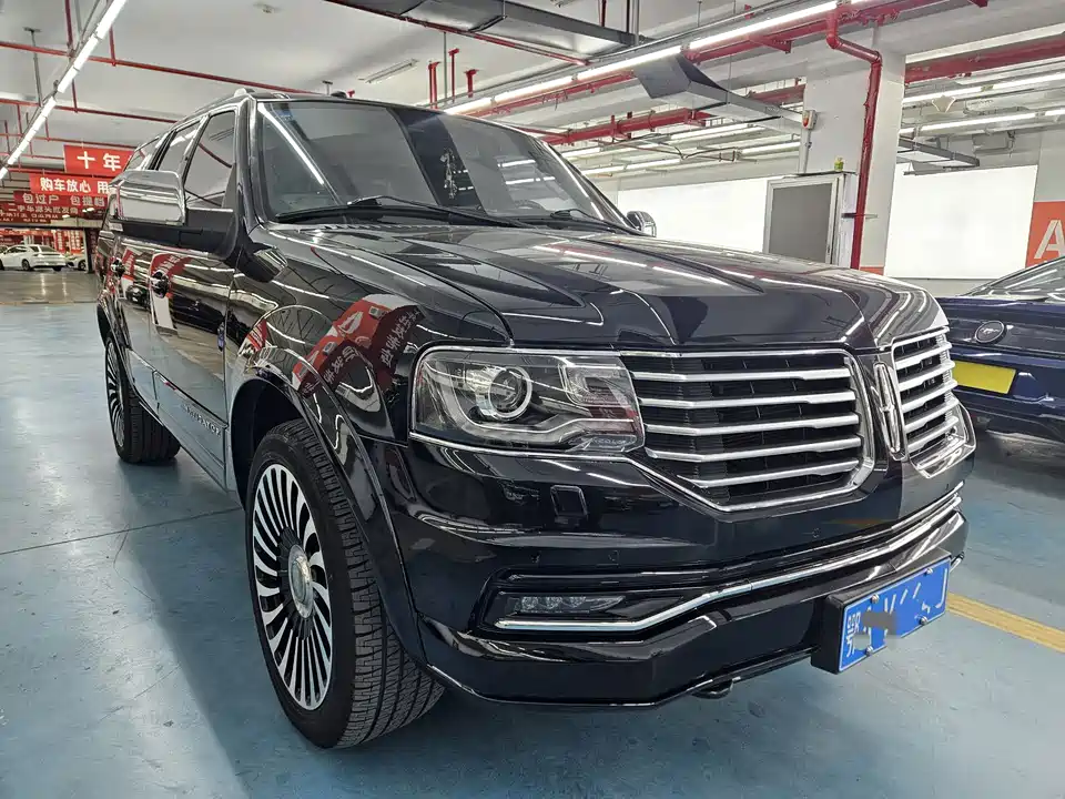 Lincoln Navigator