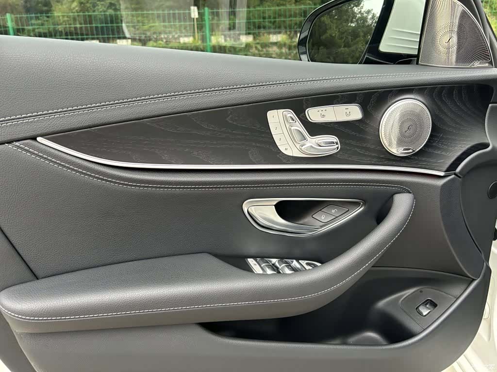 Mercedes-Benz E-Class, 2019 13